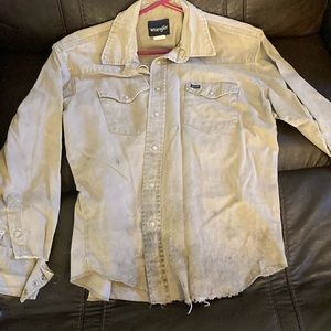 Men’s Wrangler Button Down shirt